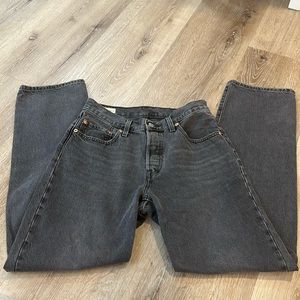 Levis 501 mid rise